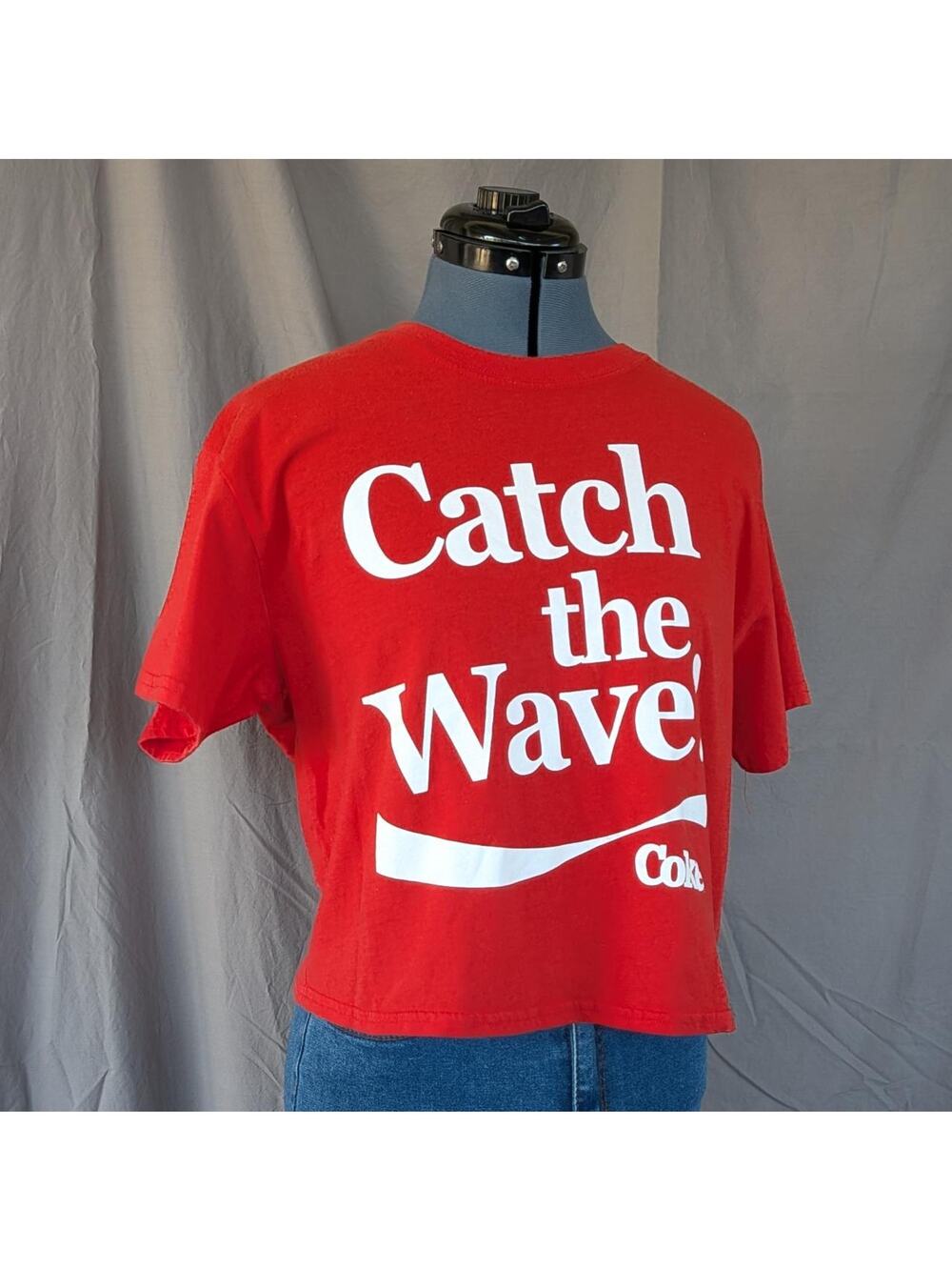 Red “Catch the Wave” Cropped Coca‑Cola graphic tee, size L